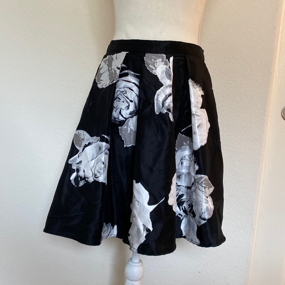 Sequin Hearts skirt, Monochrome roses black white floral, juniors size 7